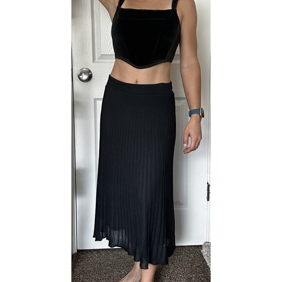 Black Pleated Maxi Skirt Women’s Size 8 Long Viscose Flair & Flowy - Picture 3 of 8
